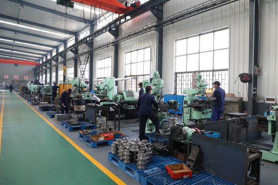 Rollo de acero inoxidable que forma el refrigerador estándar de la tabla del funcionamiento de ASTM hacia fuera