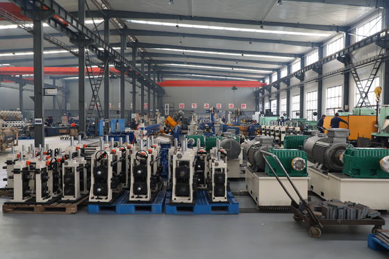 Máquina perfiladora de tubos de acero laminado en caliente de 1,5 a 8,0 mm y máquina perfiladora para producción de tubos de construcción y tubos estructurales