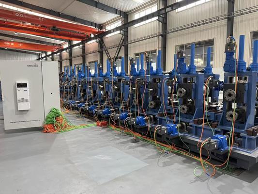 Máquina de formación de tubos de alta velocidad para la producción de tuberías API.